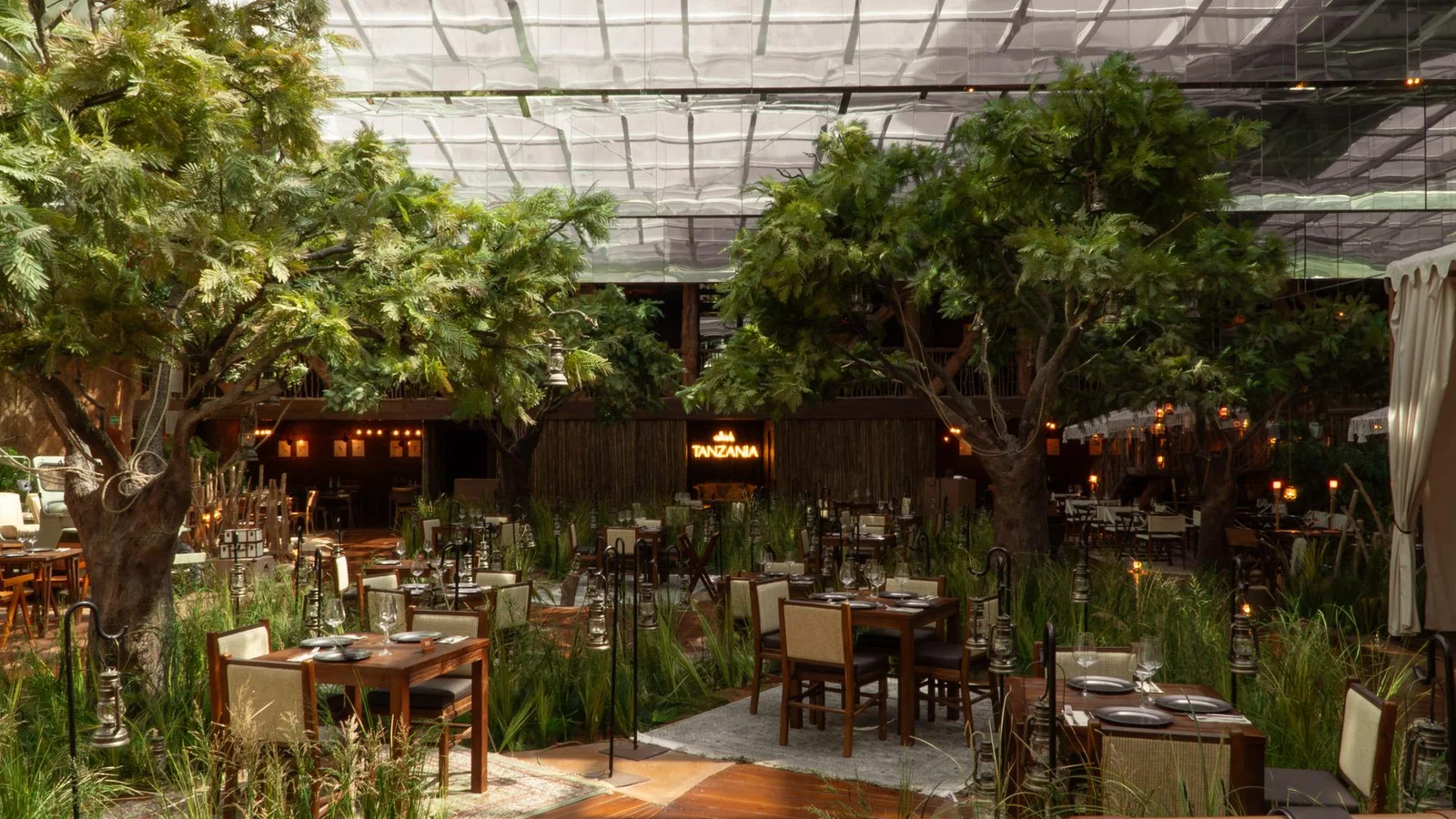 Come and Discover Serengeti Camp. Safari Tanzania (Africa)