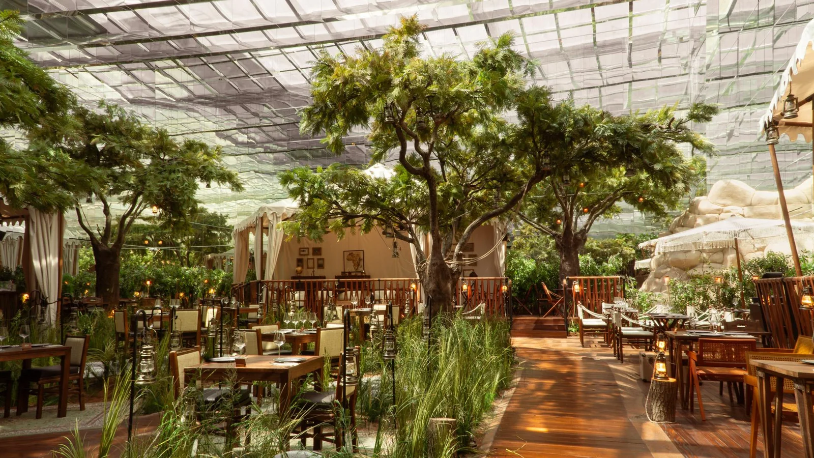 Come and Discover Serengeti Camp. Safari Tanzania (Africa)