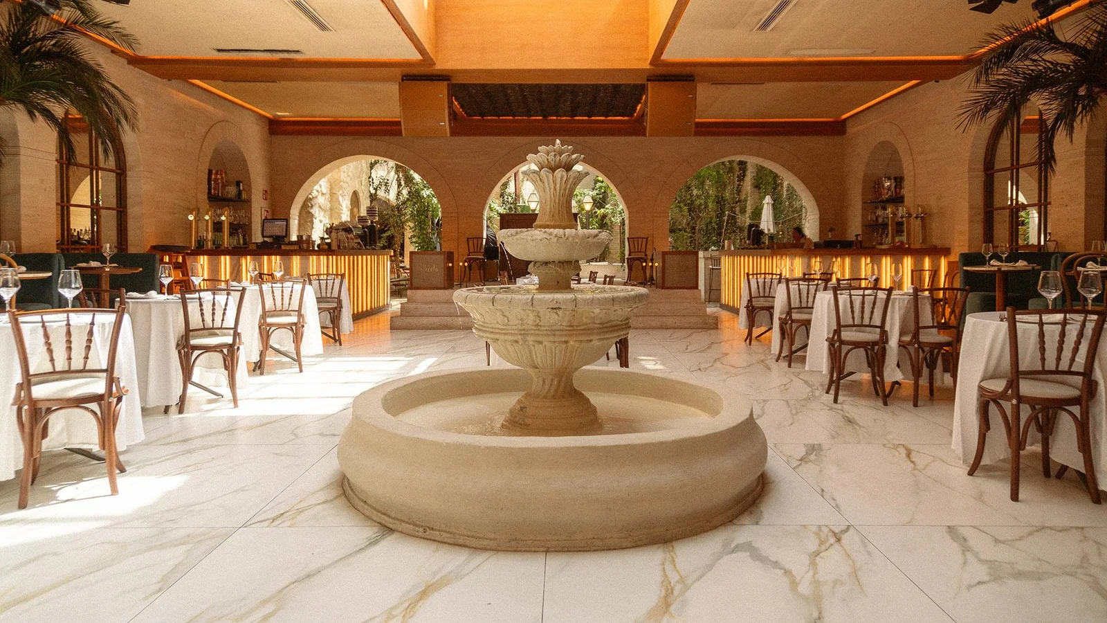 Travel back in time. Indoor - Clandestine jazz club